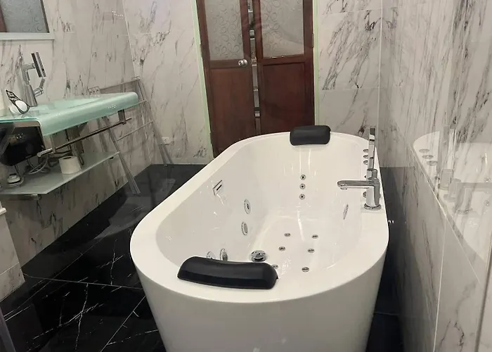 Baan Surawong 390 Heriteg House 公寓 *