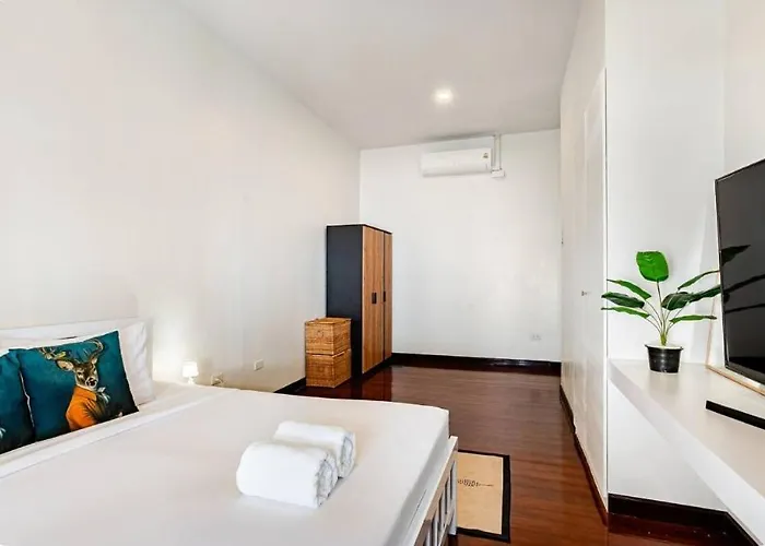 公寓 Baan Surawong 390 Heriteg House *