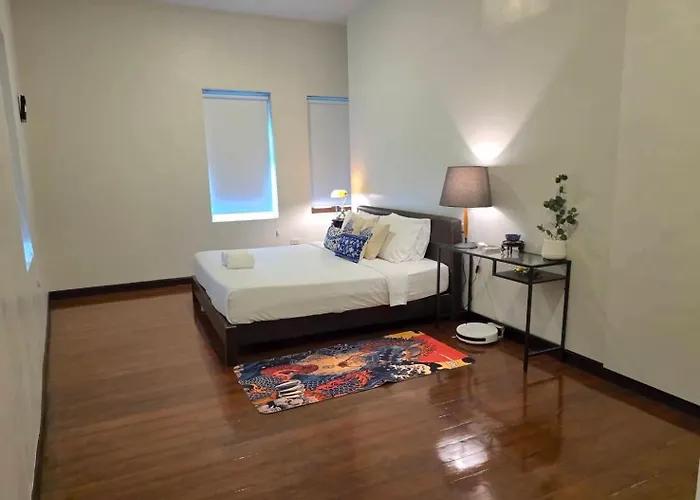 公寓 Baan Surawong 390 Heriteg House